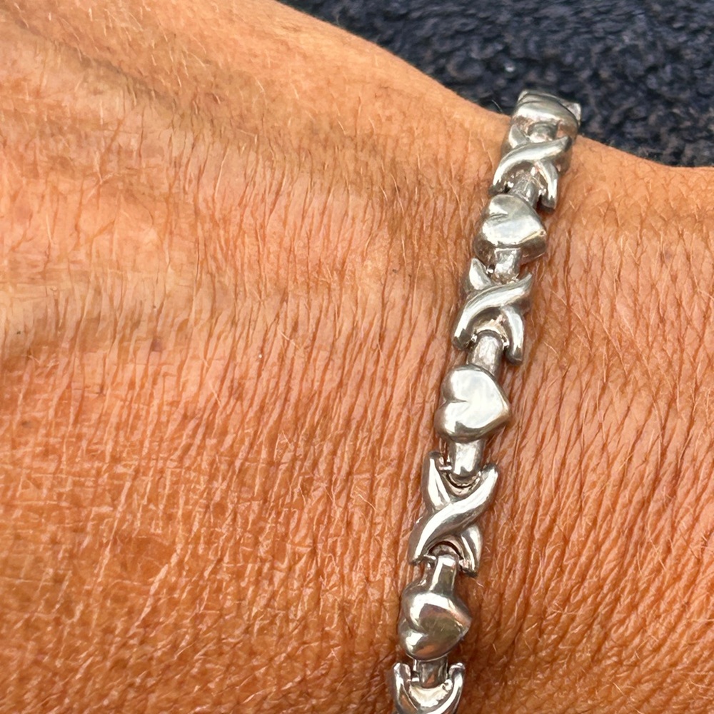 Elegant Silver Heart Bracelet